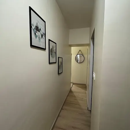 Maison De